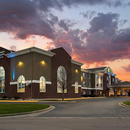 Holiday Inn Express Hotel & Suites Brookings By Ihg Exterior photo