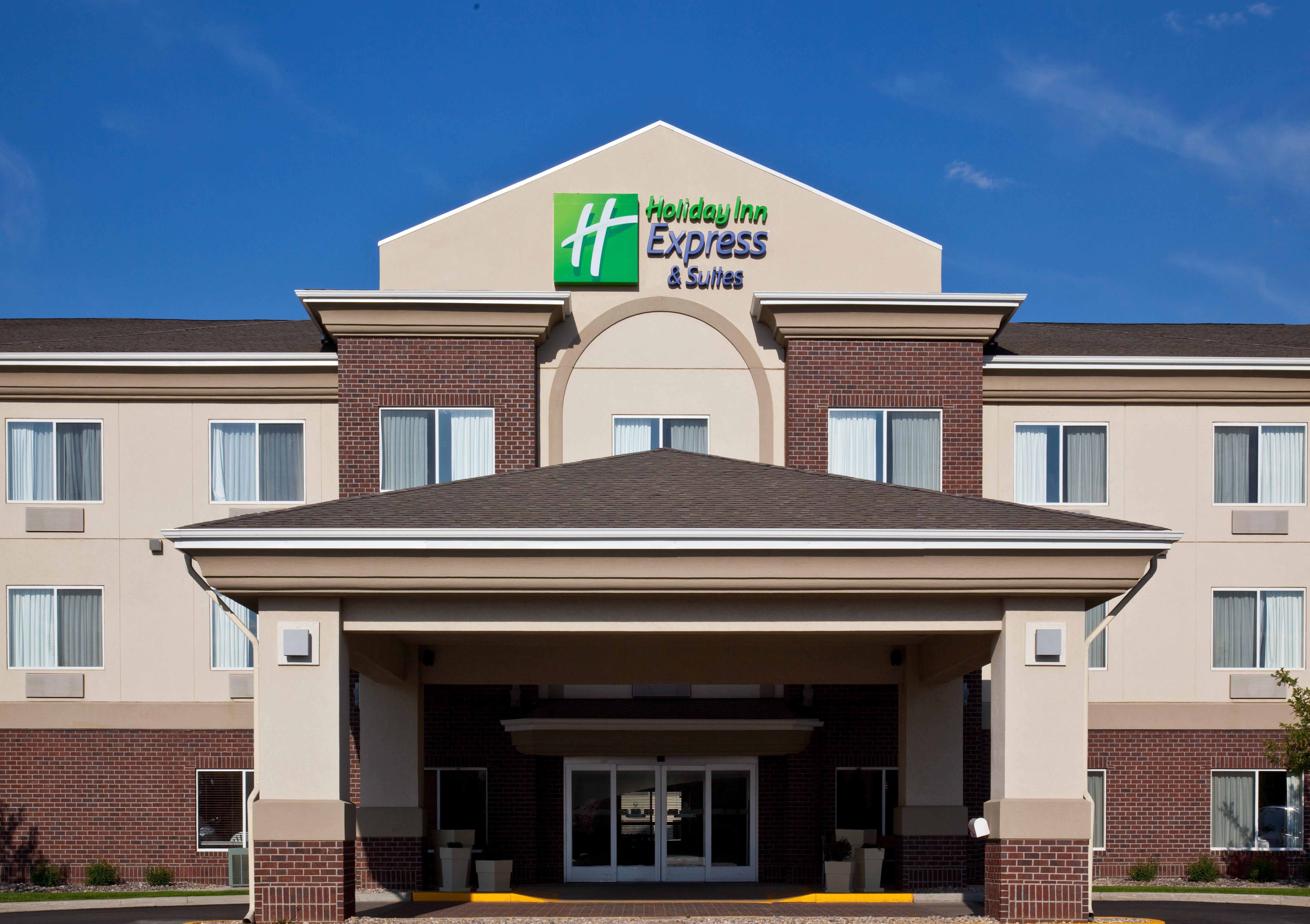 Holiday Inn Express Hotel & Suites Brookings By Ihg Exterior photo