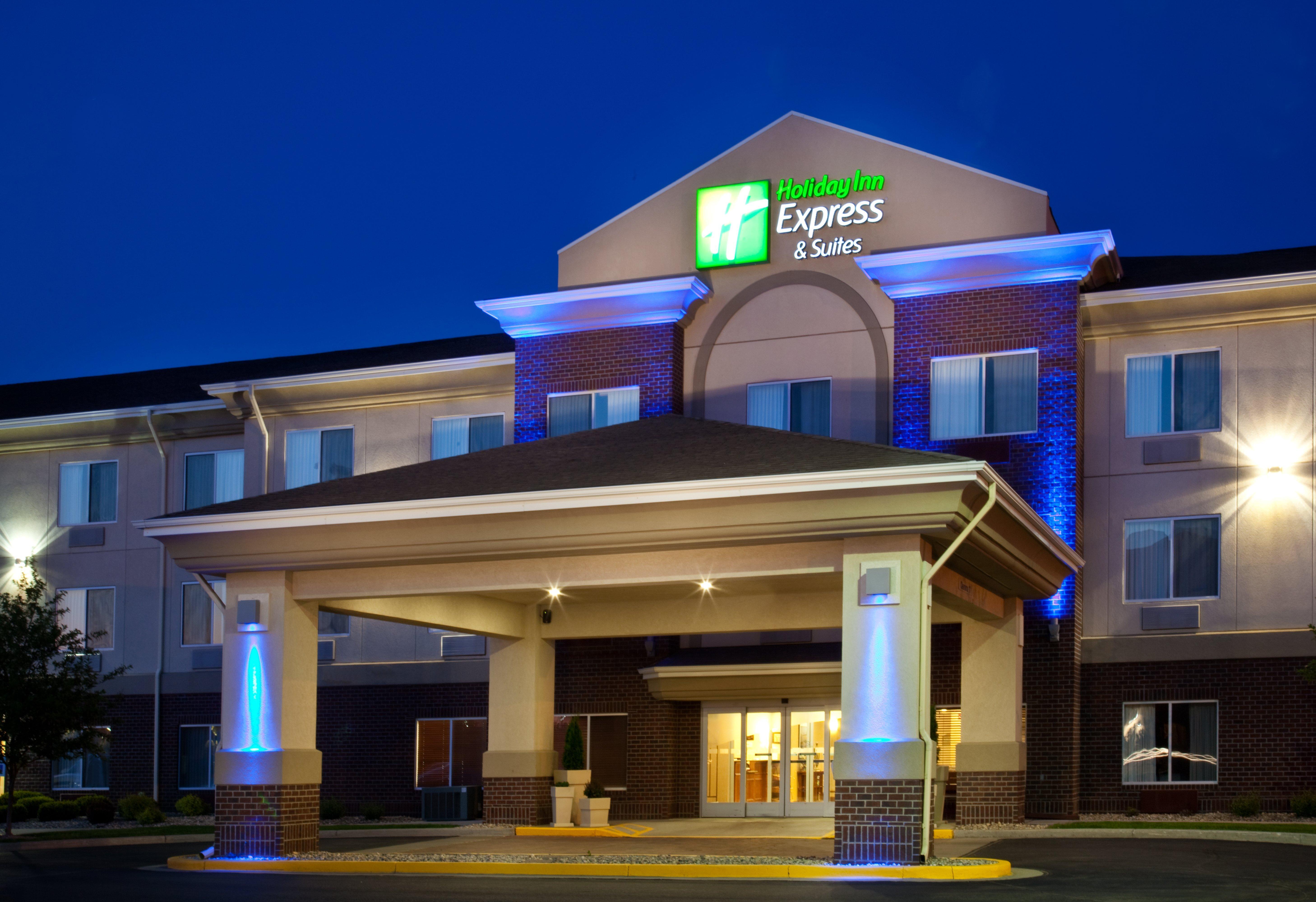 Holiday Inn Express Hotel & Suites Brookings By Ihg Exterior photo